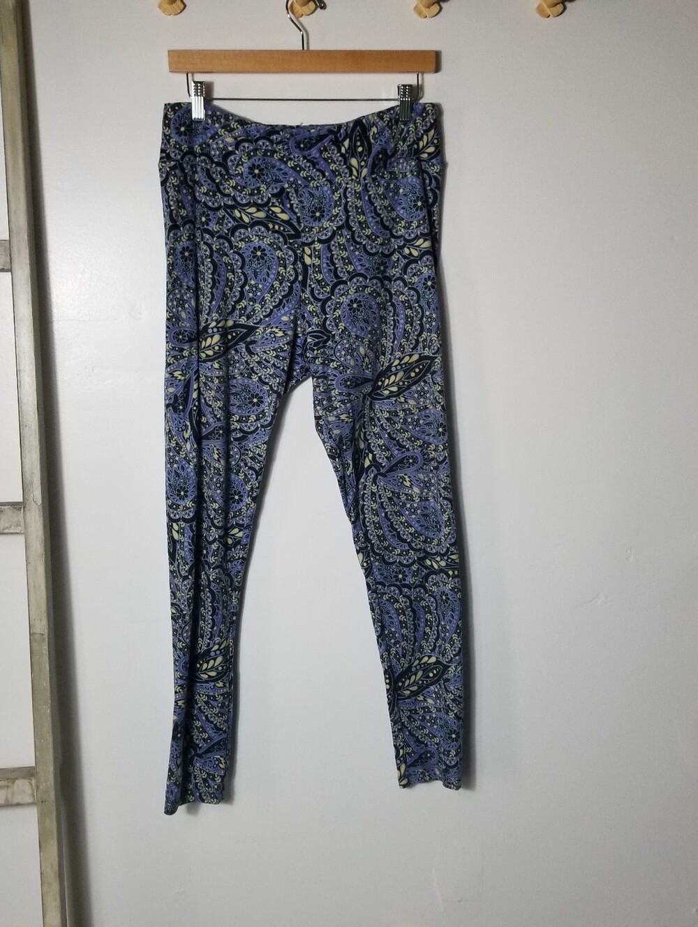 LULAROE WOMEN'S TALL AND CURVY LEGGINGS